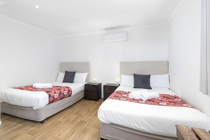 Room 7 of 44