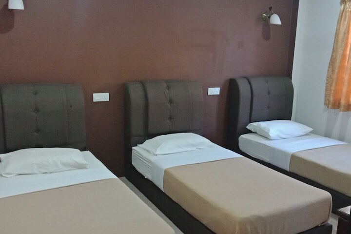 Room 8 of 25