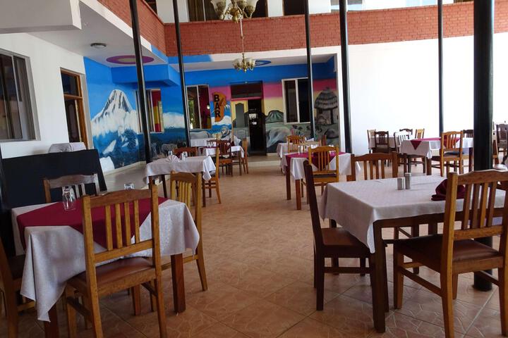 Dining 15 of 48