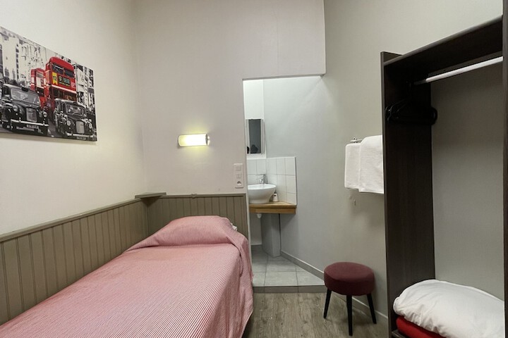 Room 5 of 47