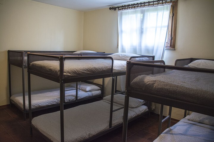 Room 6 of 31