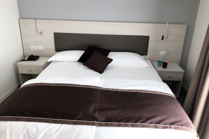 Room 11 of 73