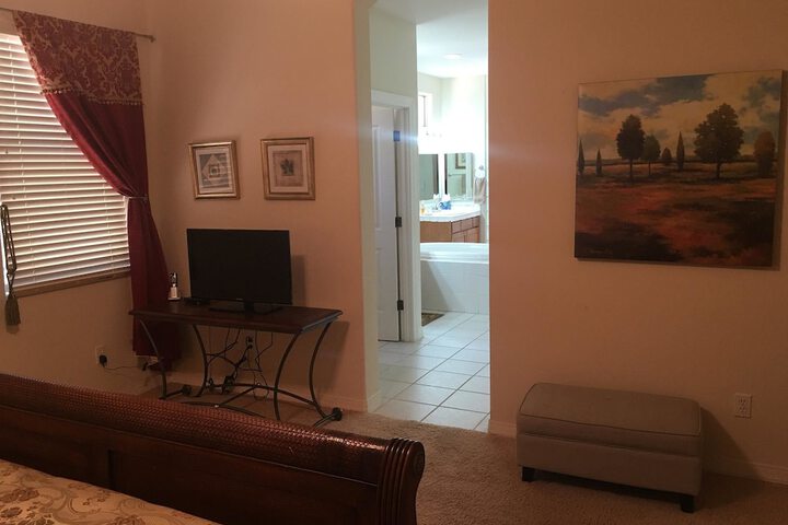 Room 6 of 36