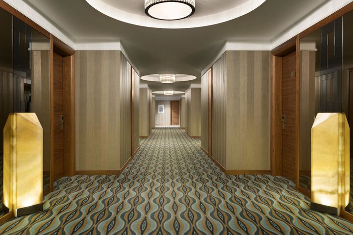 Ballroom/Hall 27 of 31