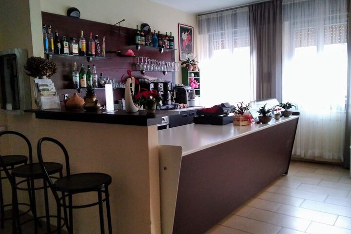 Lounge 24 of 47