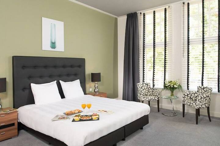 Room 4 of 31