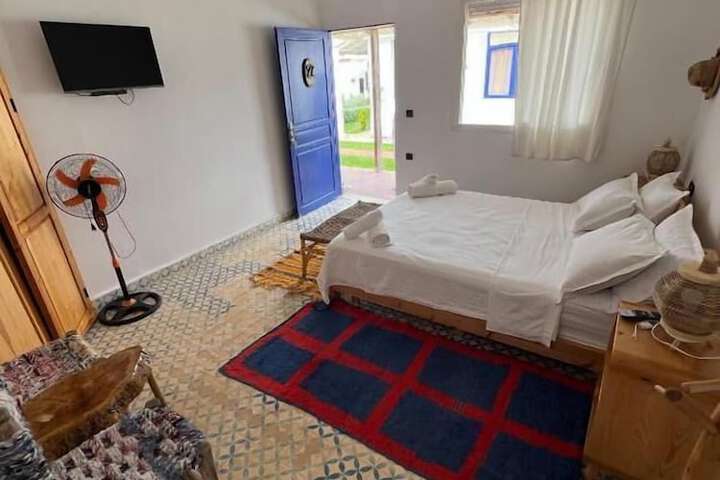 Room 10 of 31