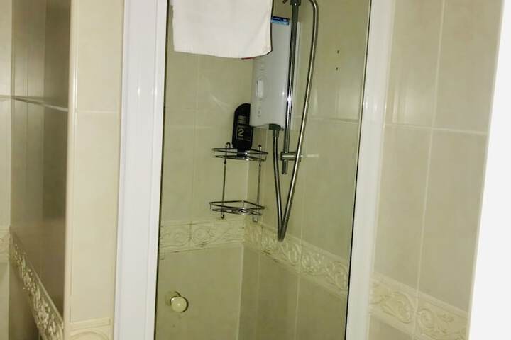 Room 6 of 39