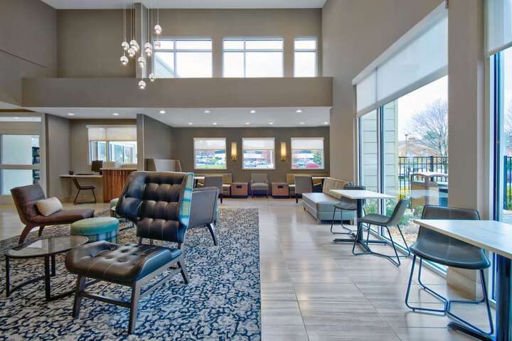 Lobby lounge