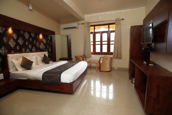 Room 5 of 48