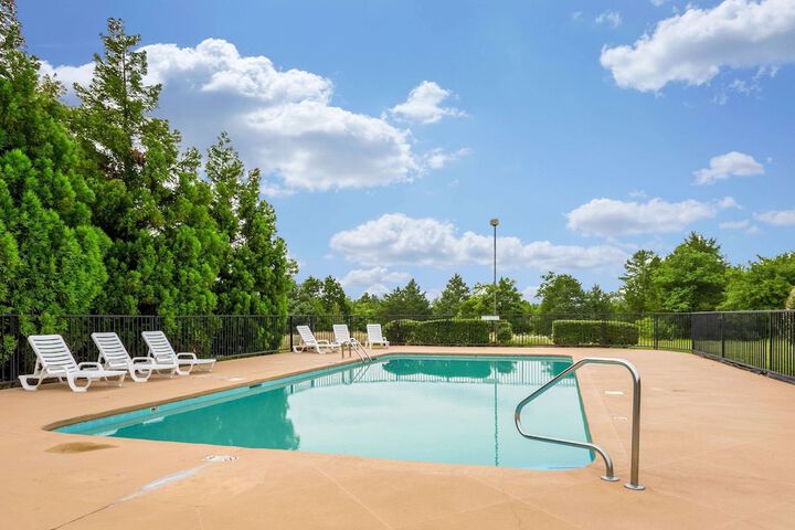 Pool Hotel
