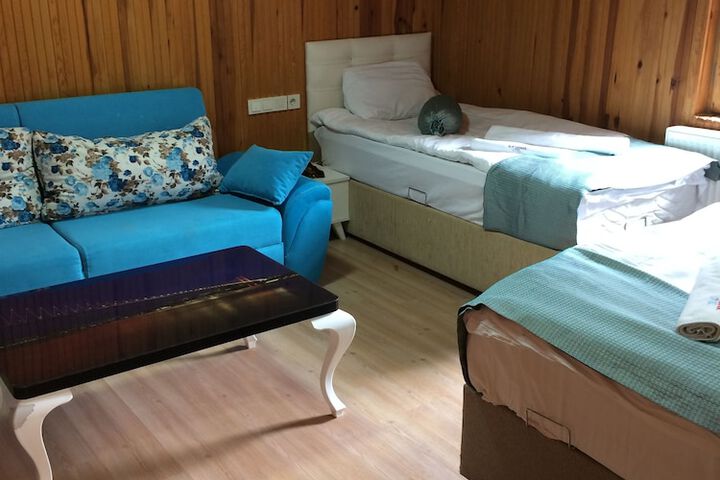Room 5 of 61
