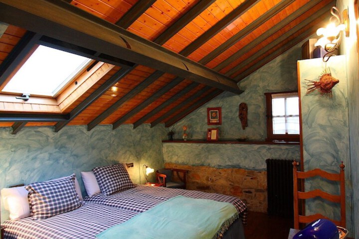 Room 12 of 37