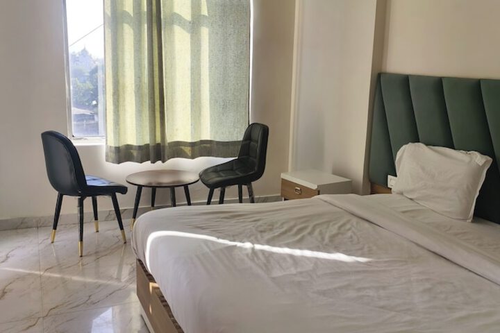Room 10 of 36