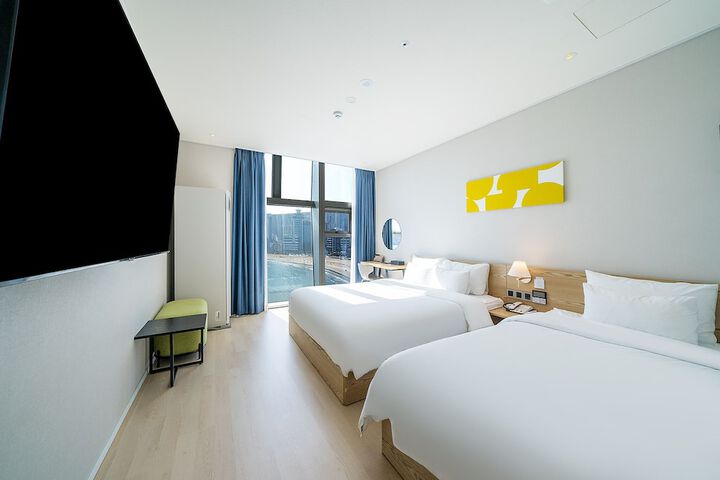 Room 7 of 52