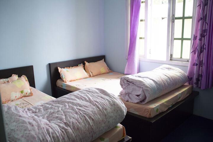 Room 2 of 5