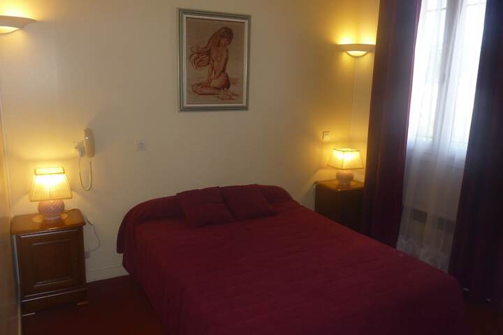 Room 14 of 37
