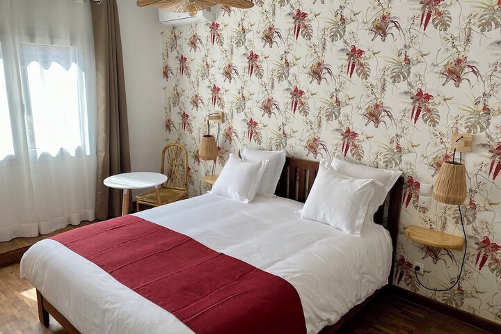 Room 6 of 42