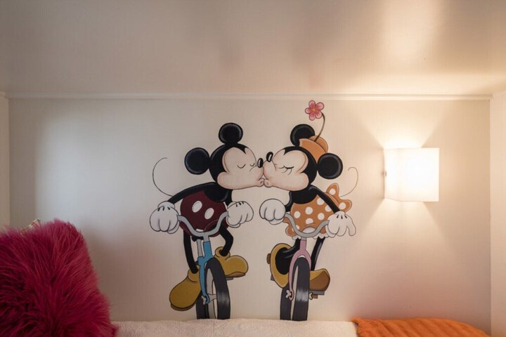 Room 4 of 71