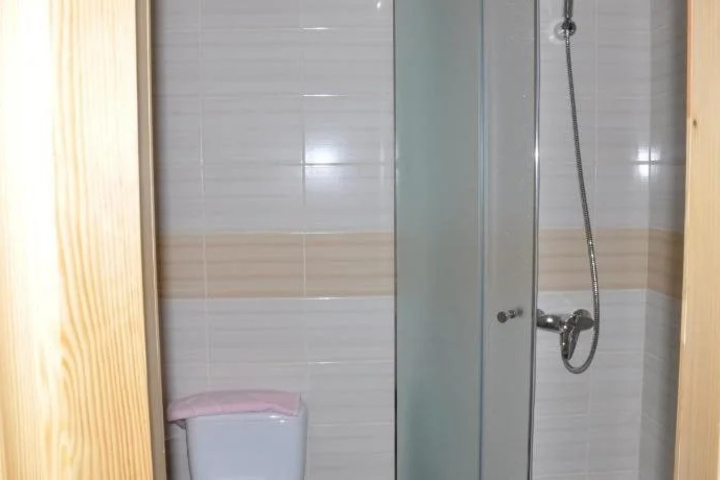 Room 8 of 15