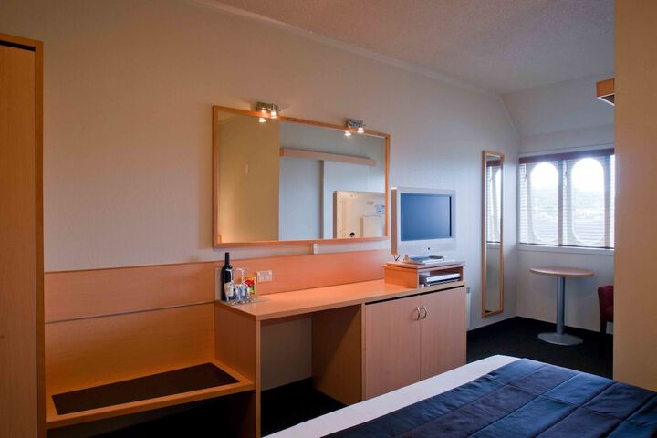 Room 8 of 35