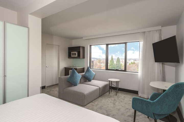Room 10 of 86