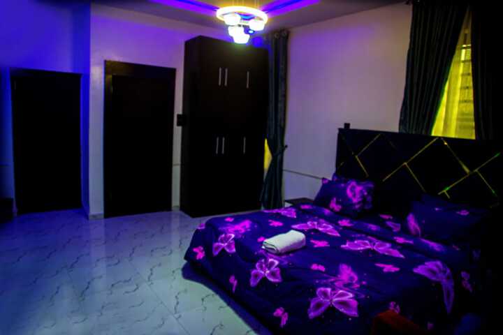 Room 7 of 24
