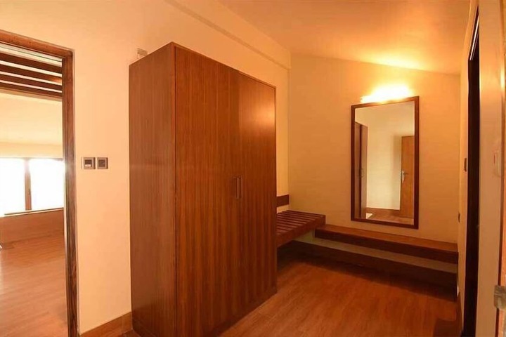 Room 6 of 36