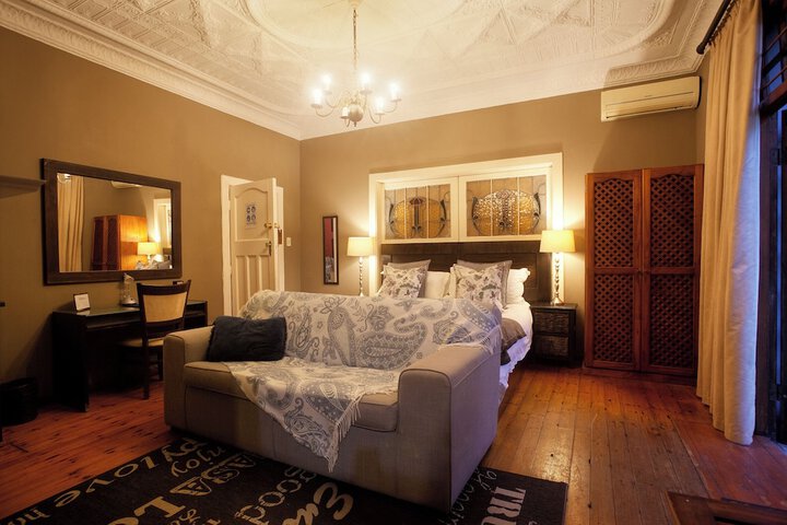 Room 9 of 50