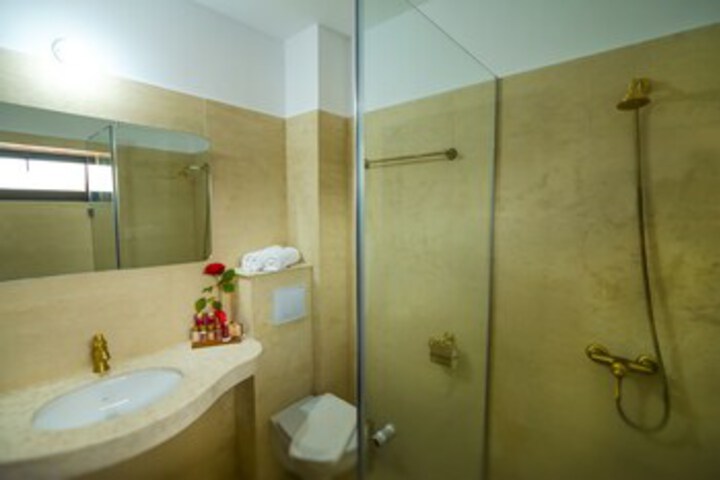 Room 3 of 15