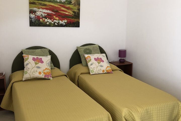 Room 25 of 62