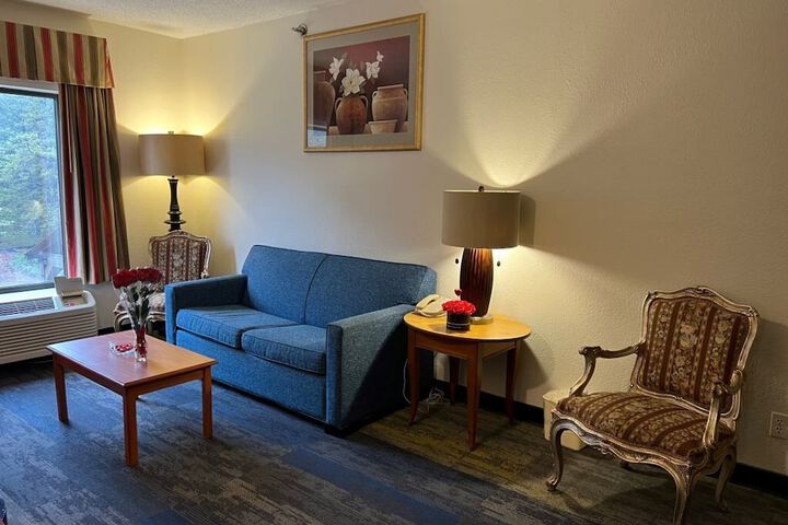 Room 12 of 34