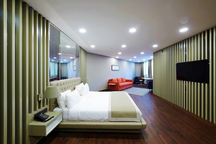 Room 16 of 39