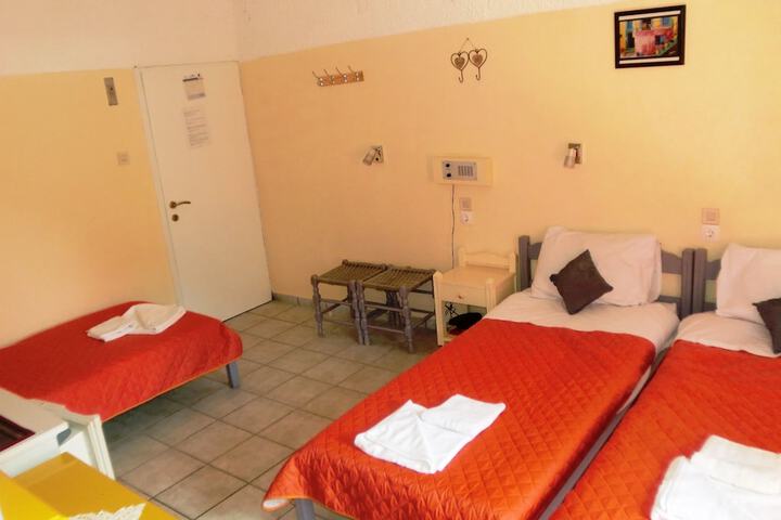 Room 6 of 59