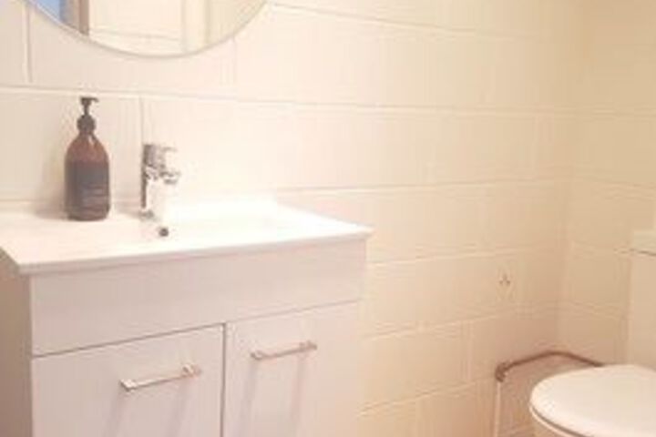 Room 2 of 16