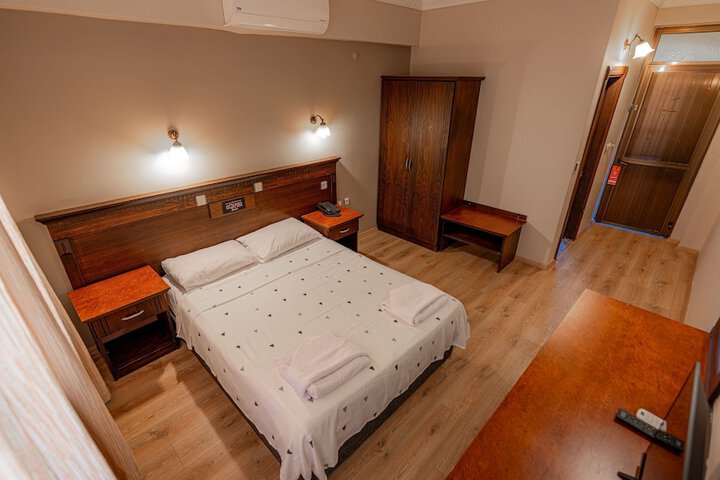 Room 3 of 24