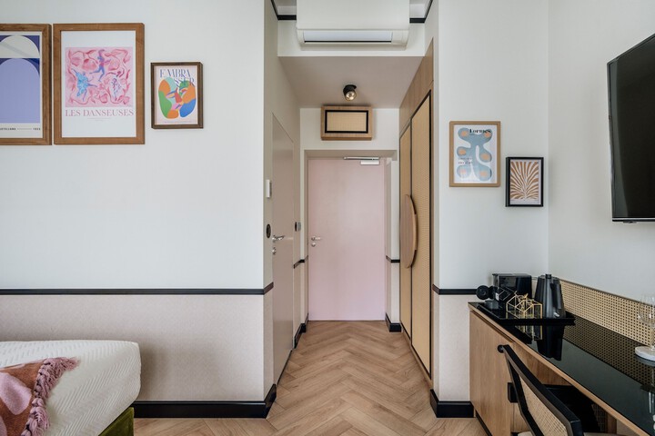 Room 15 of 224