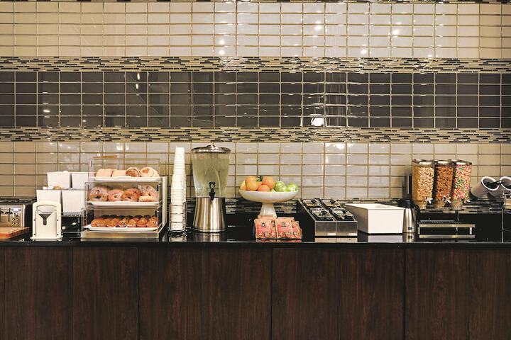 Breakfast area