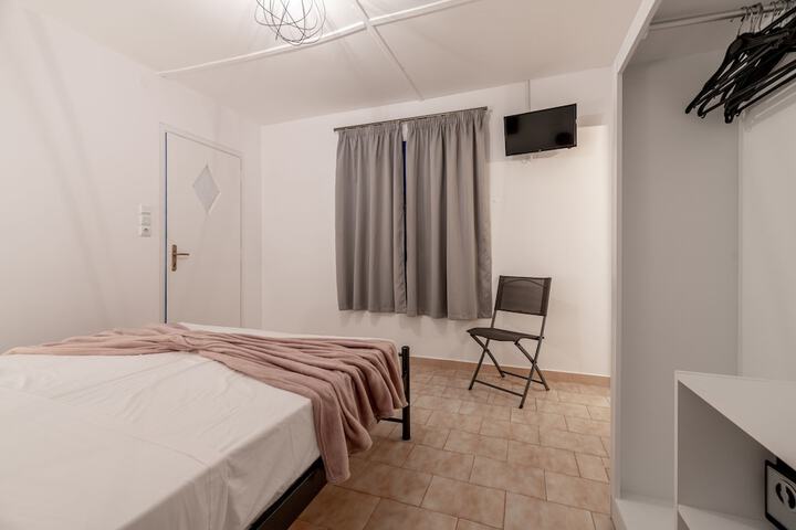 Room 8 of 29