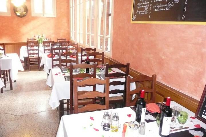 Dining Photos