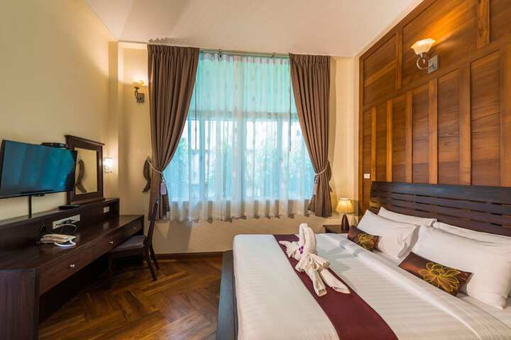 Room 3 of 140