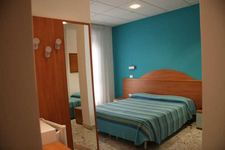 Room 17 of 36