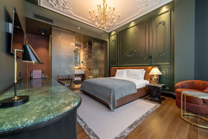 Room 20 of 100