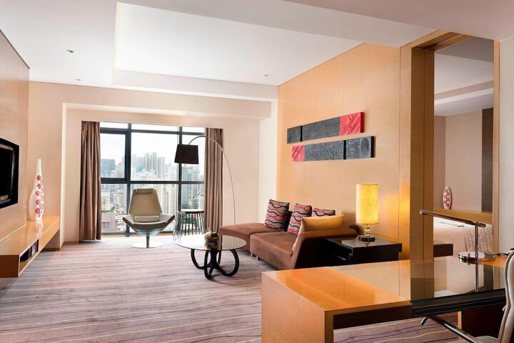 Room 35 of 84