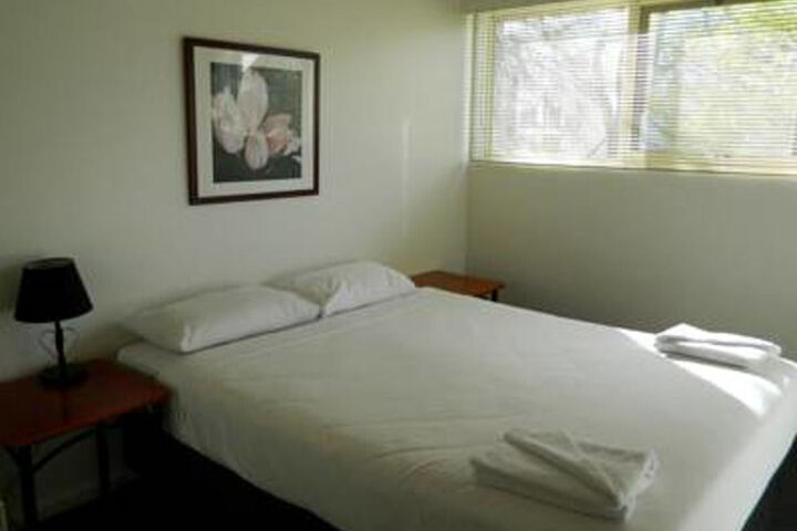 Room 9 of 26