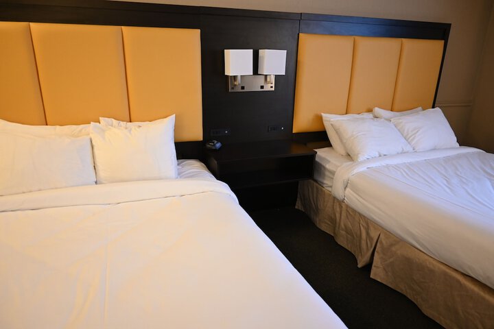 Room 34 of 124