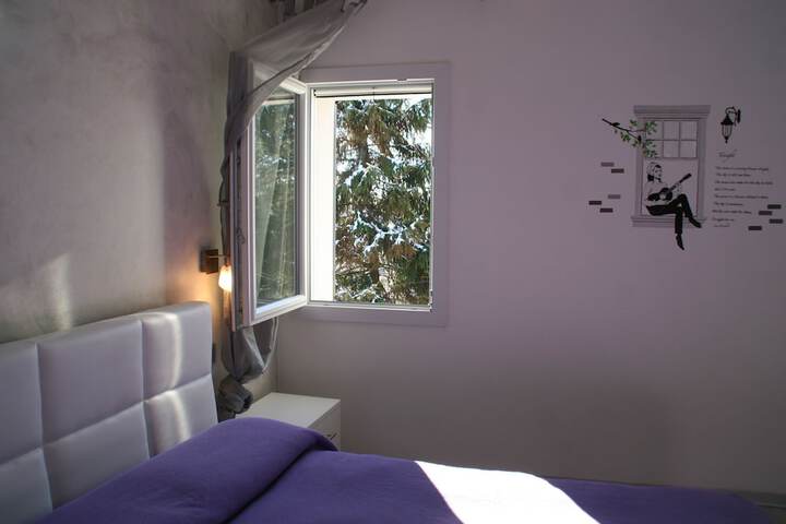 Room 5 of 141