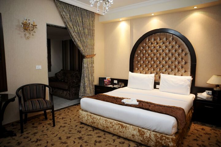 Room 12 of 79