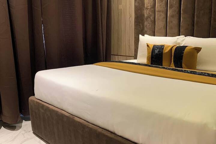 Onyx Royal Hotel & Suites