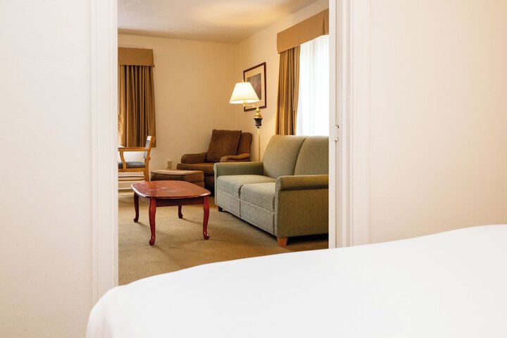 Room 44 of 64